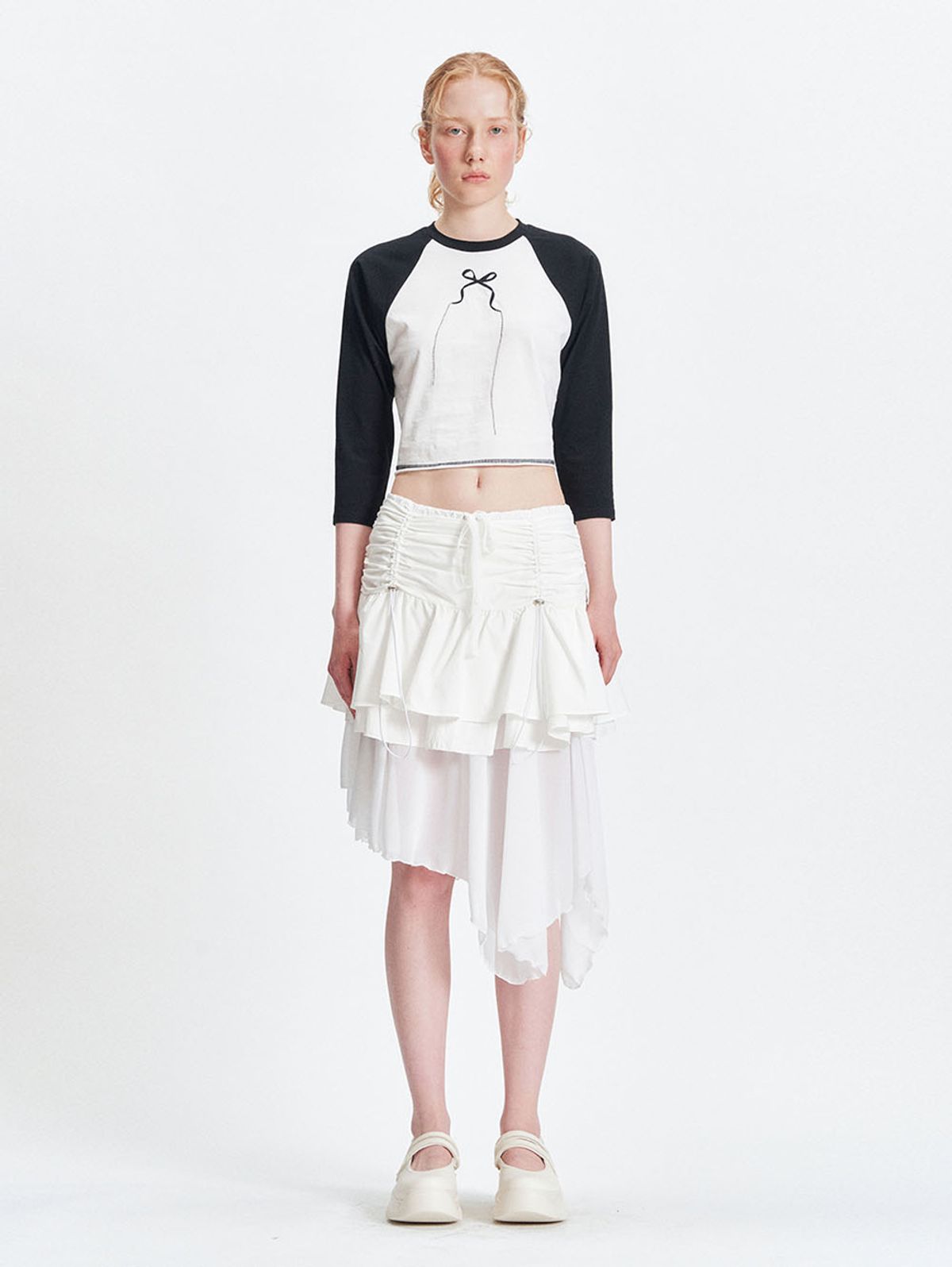 뚜오미오(TUOMIO) CROPPED RAGLAN LONG SLEEVES [WHITE]
