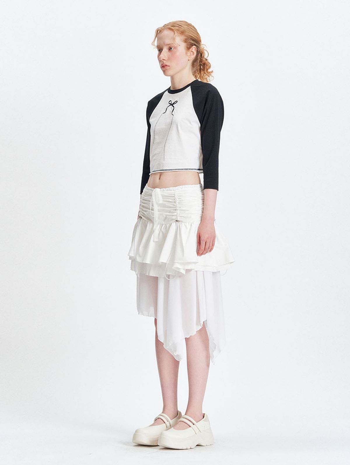 뚜오미오(TUOMIO) CROPPED RAGLAN LONG SLEEVES [WHITE]