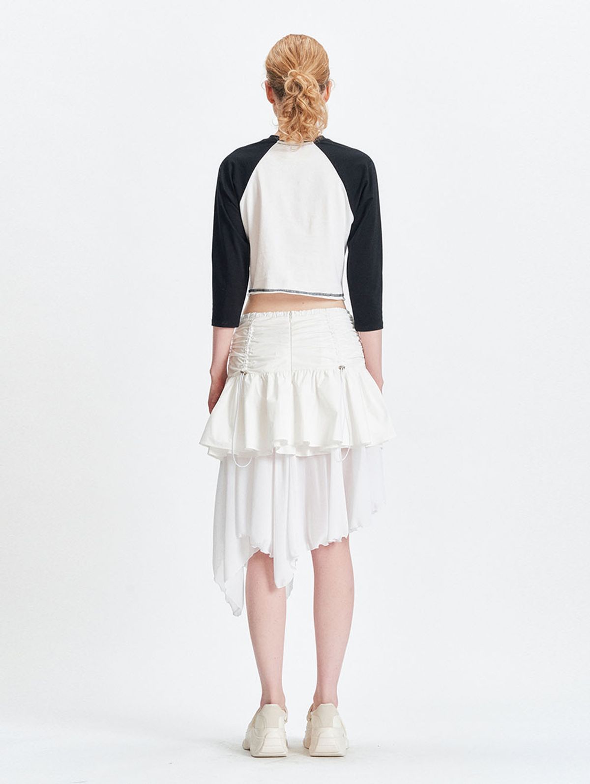뚜오미오(TUOMIO) CROPPED RAGLAN LONG SLEEVES [WHITE]