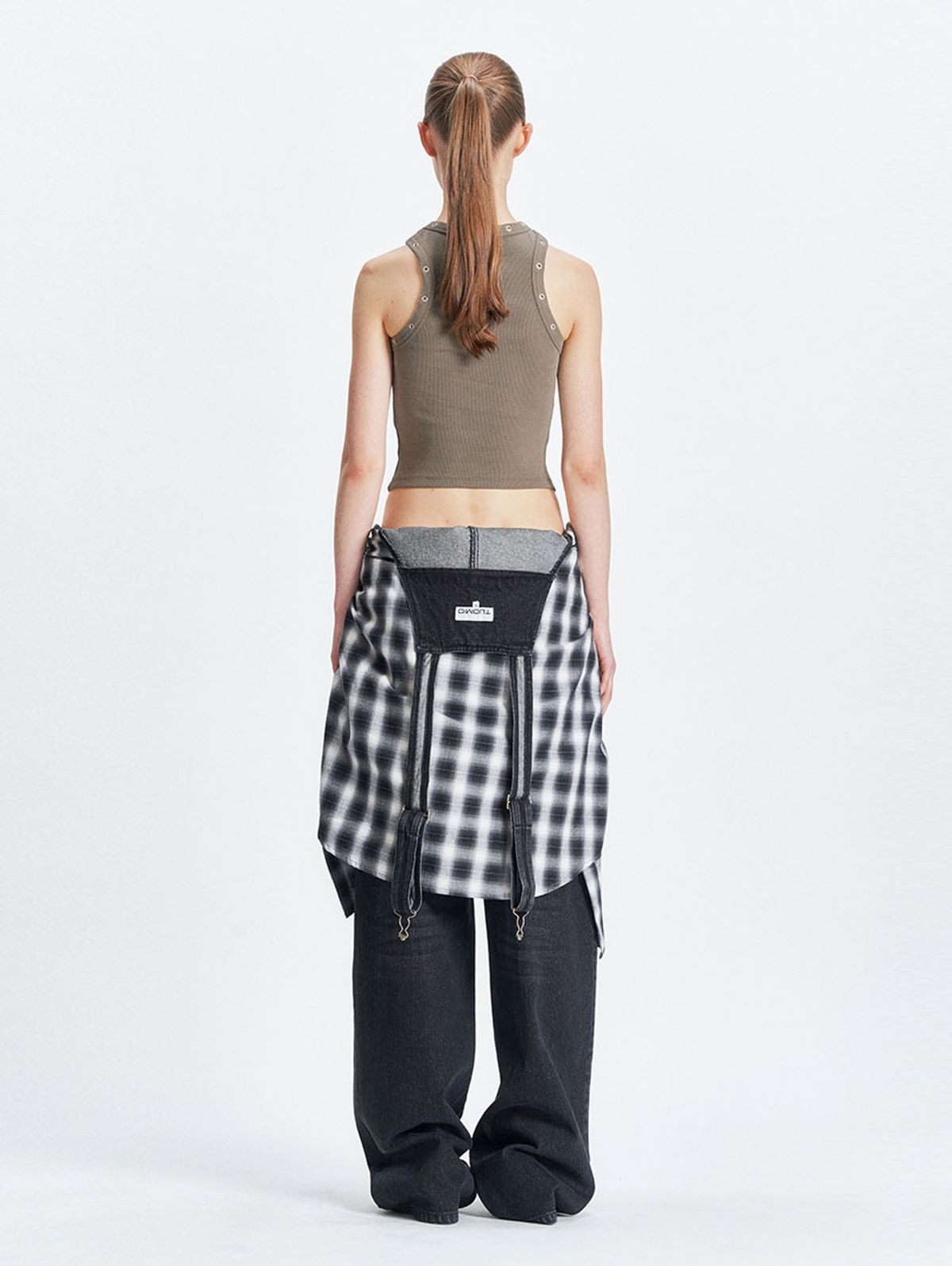 뚜오미오(TUOMIO) PIERCED TANK TOP [KHAKI]