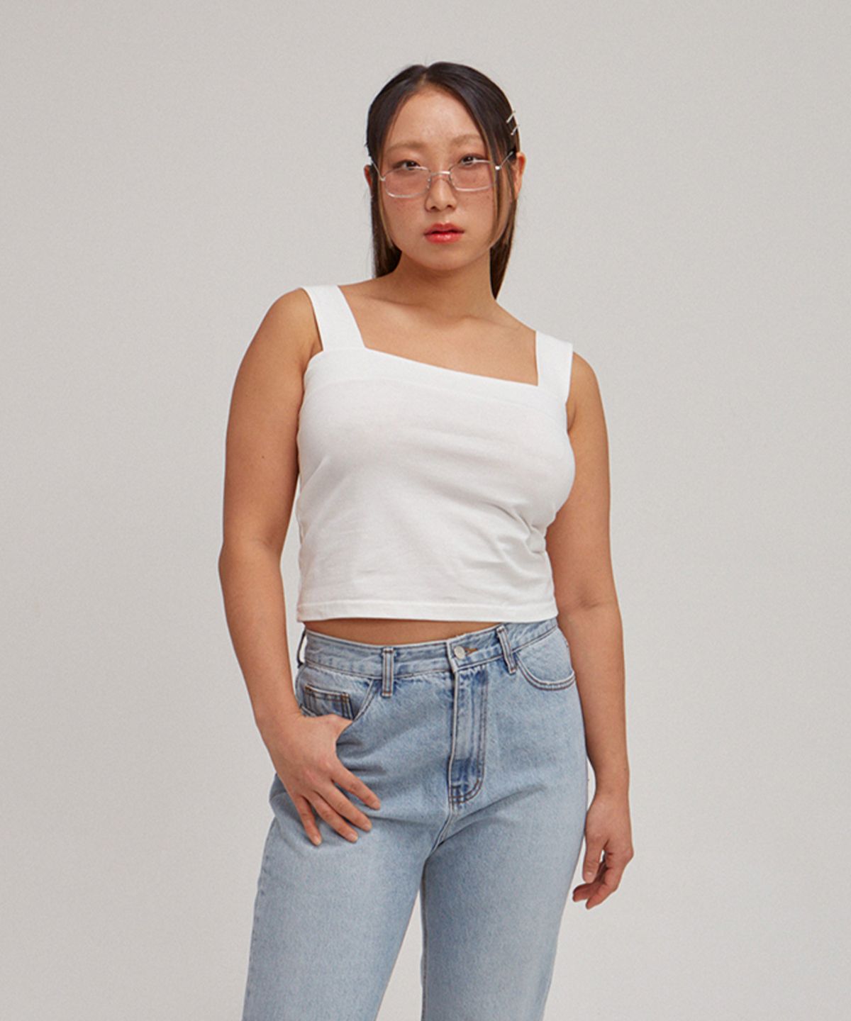 살롱 드 욘(SALON DE YOHN) Basic Sleeveless T_ White