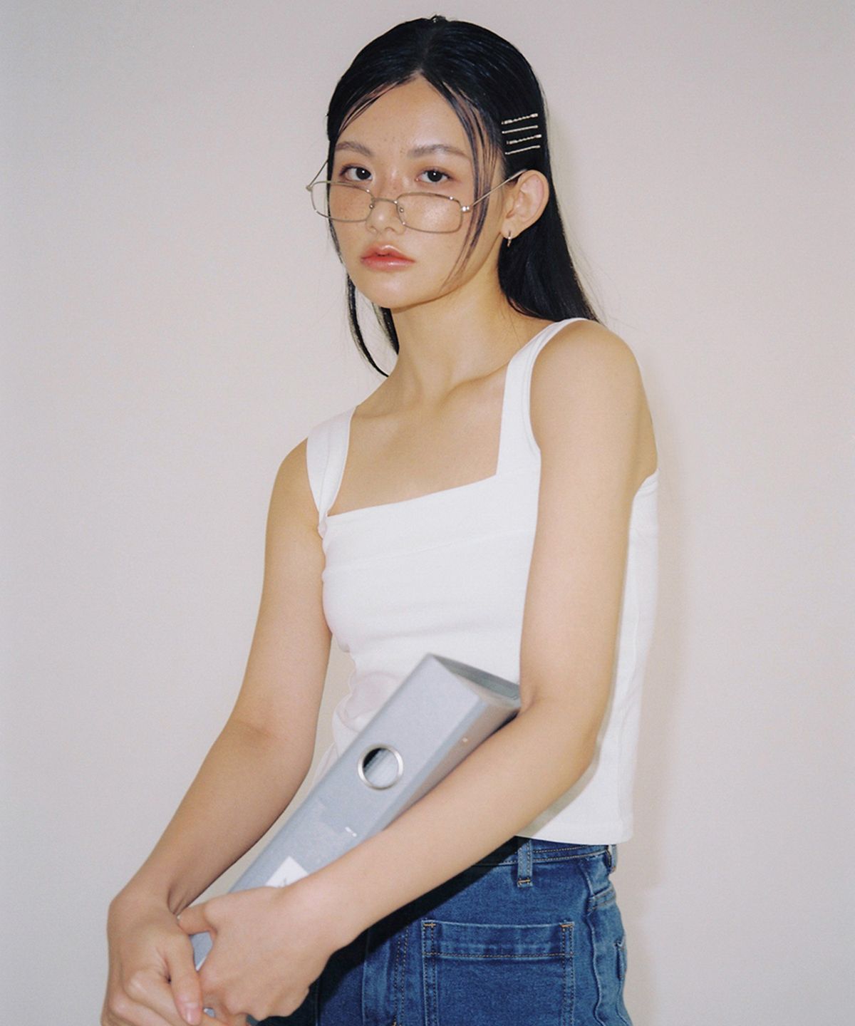 살롱 드 욘(SALON DE YOHN) Basic Sleeveless T_ White