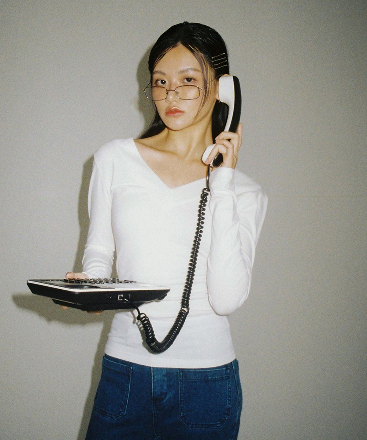 살롱 드 욘(SALON DE YOHN) V-neck Basic T_ White