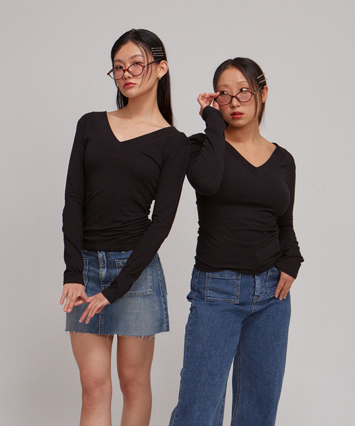 살롱 드 욘(SALON DE YOHN) V-neck Basic T_ Black