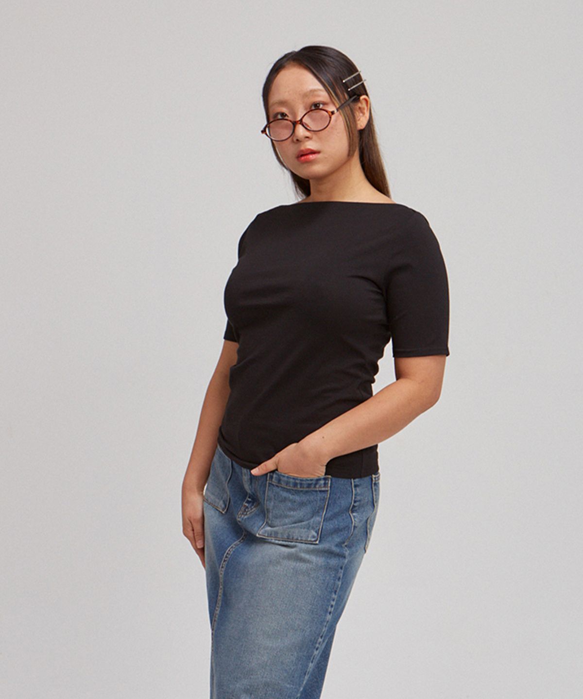 살롱 드 욘(SALON DE YOHN) Boat Neck Short Sleeve T_ Black