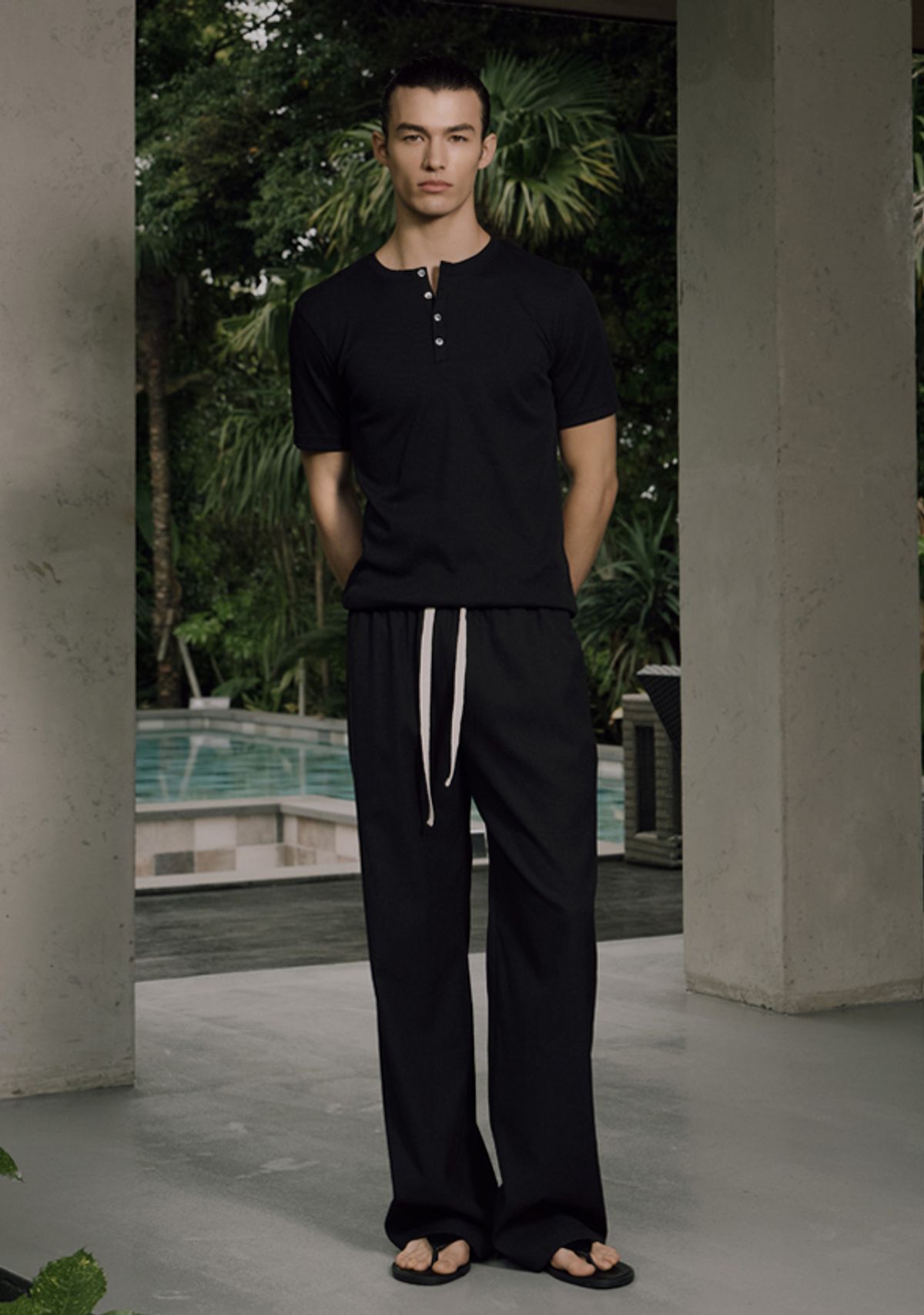 세비지(SAVAGE) Henley Neck Jersey Half Sleeve - Black