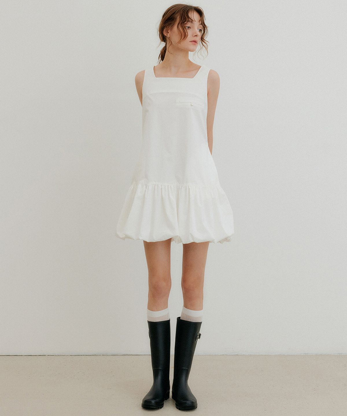 룩캐스트(LOOKAST) 라라 벌룬 미니 드레스 / LARA BALLOON MINI DRESS_2colors
