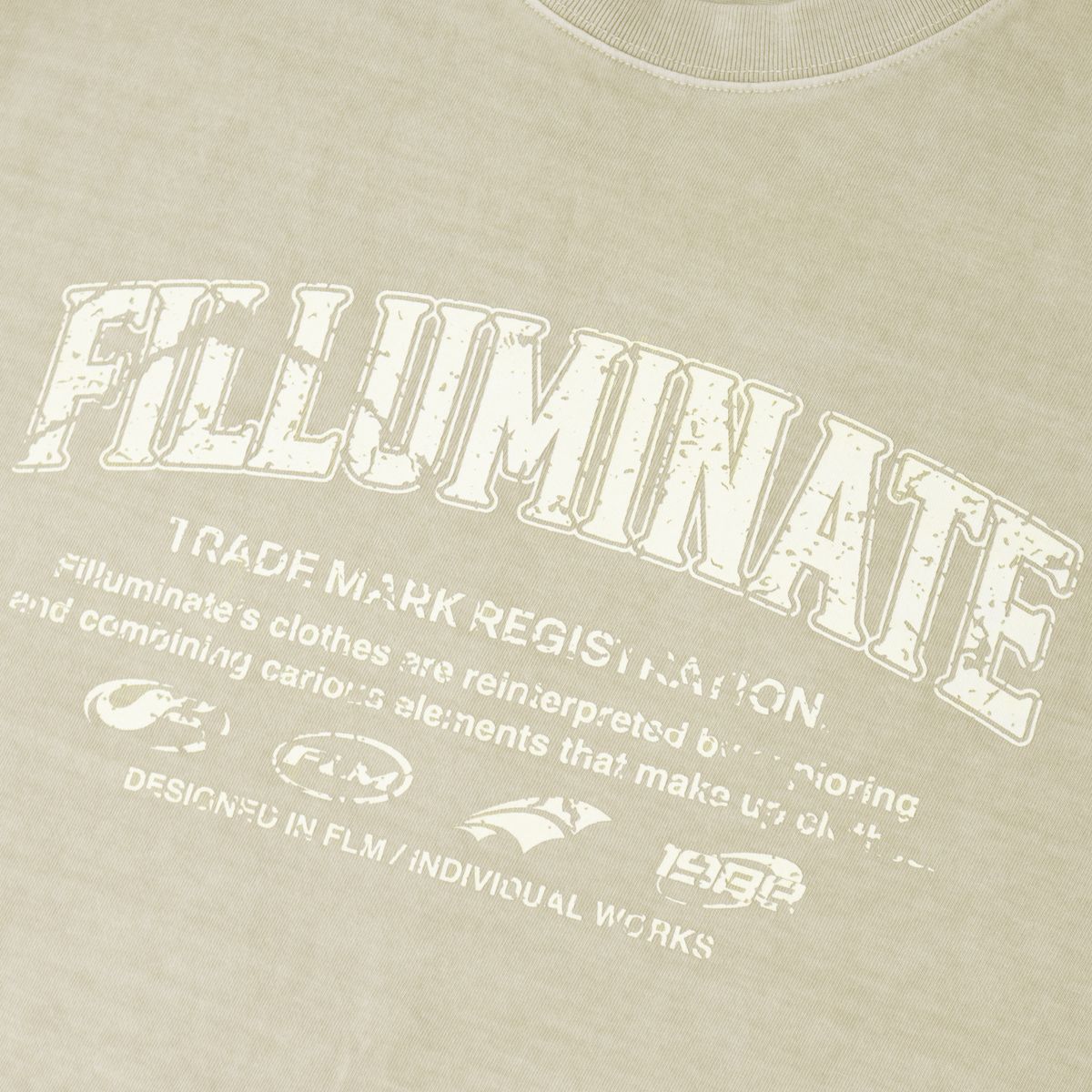 필루미네이트(FILLUMINATE) 데미지 그래픽 피그먼트 티셔츠-베이지