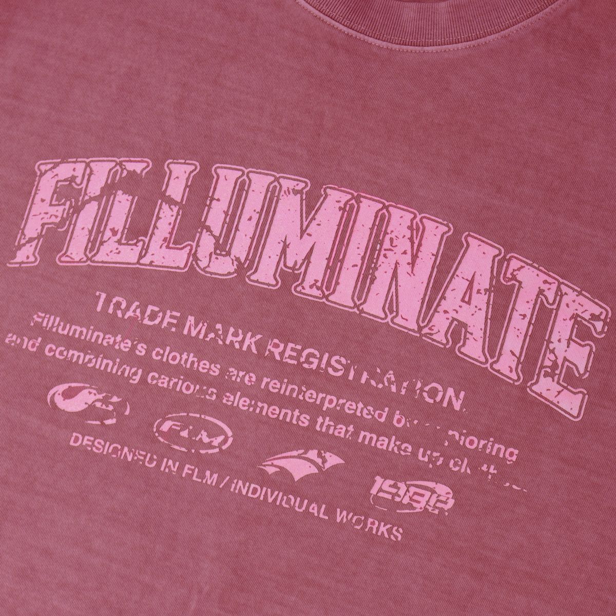 필루미네이트(FILLUMINATE) 데미지 그래픽 피그먼트 티셔츠-와인