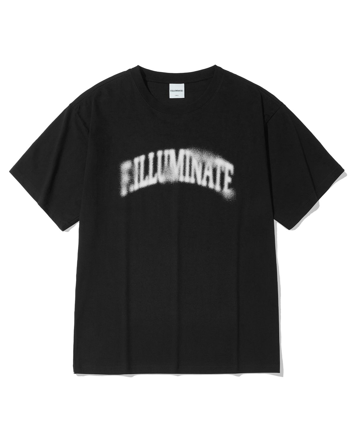필루미네이트(FILLUMINATE) DTP 아치 블러 라운드 티셔츠-블랙