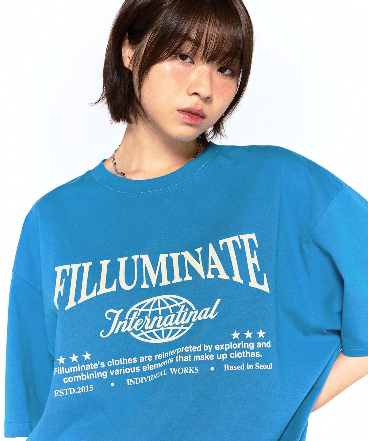 필루미네이트(FILLUMINATE) 인터네셔널 라운드 티셔츠-블루