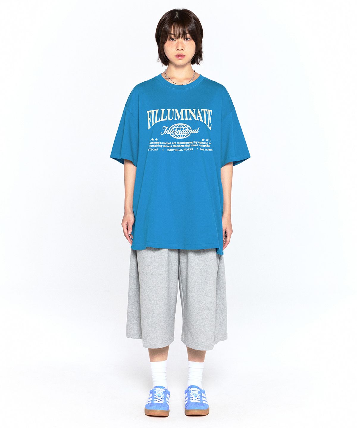 필루미네이트(FILLUMINATE) 인터네셔널 라운드 티셔츠-블랙