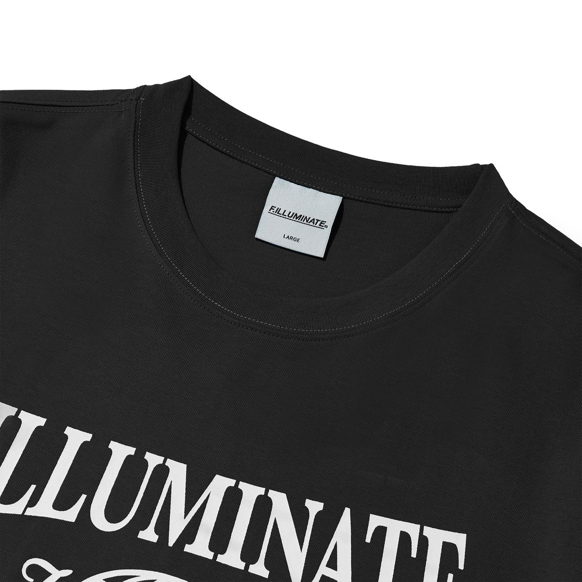 필루미네이트(FILLUMINATE) 인터네셔널 라운드 티셔츠-블랙