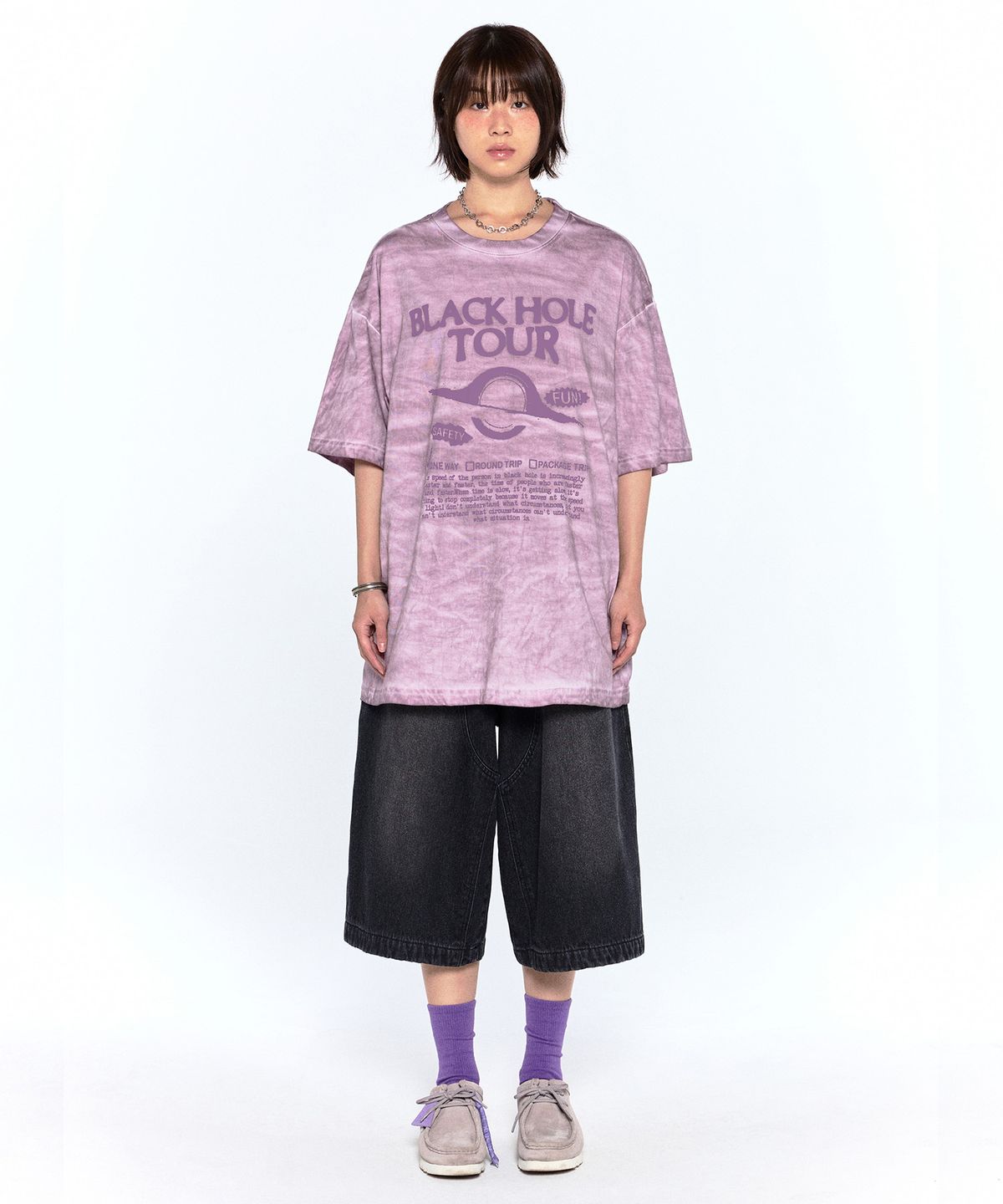 필루미네이트(FILLUMINATE) 블랙홀 피그먼트 티셔츠-차콜