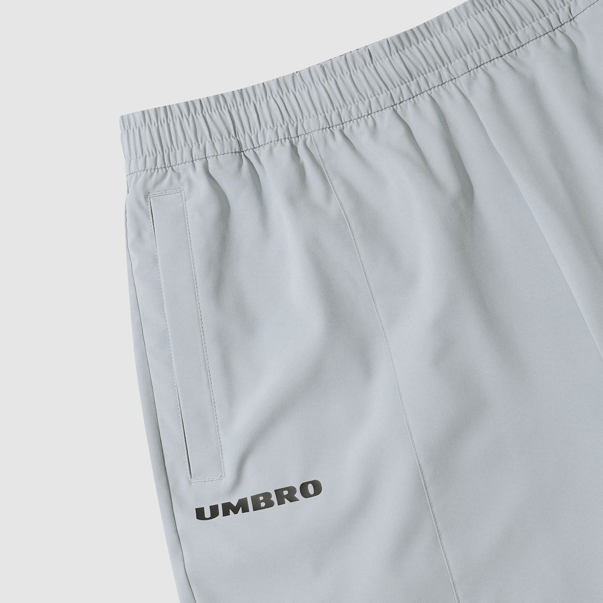 엄브로(UMBRO) 아이스우븐 쿨링 그래픽 4부 반바지 차콜 그레이(UP321CHP71)