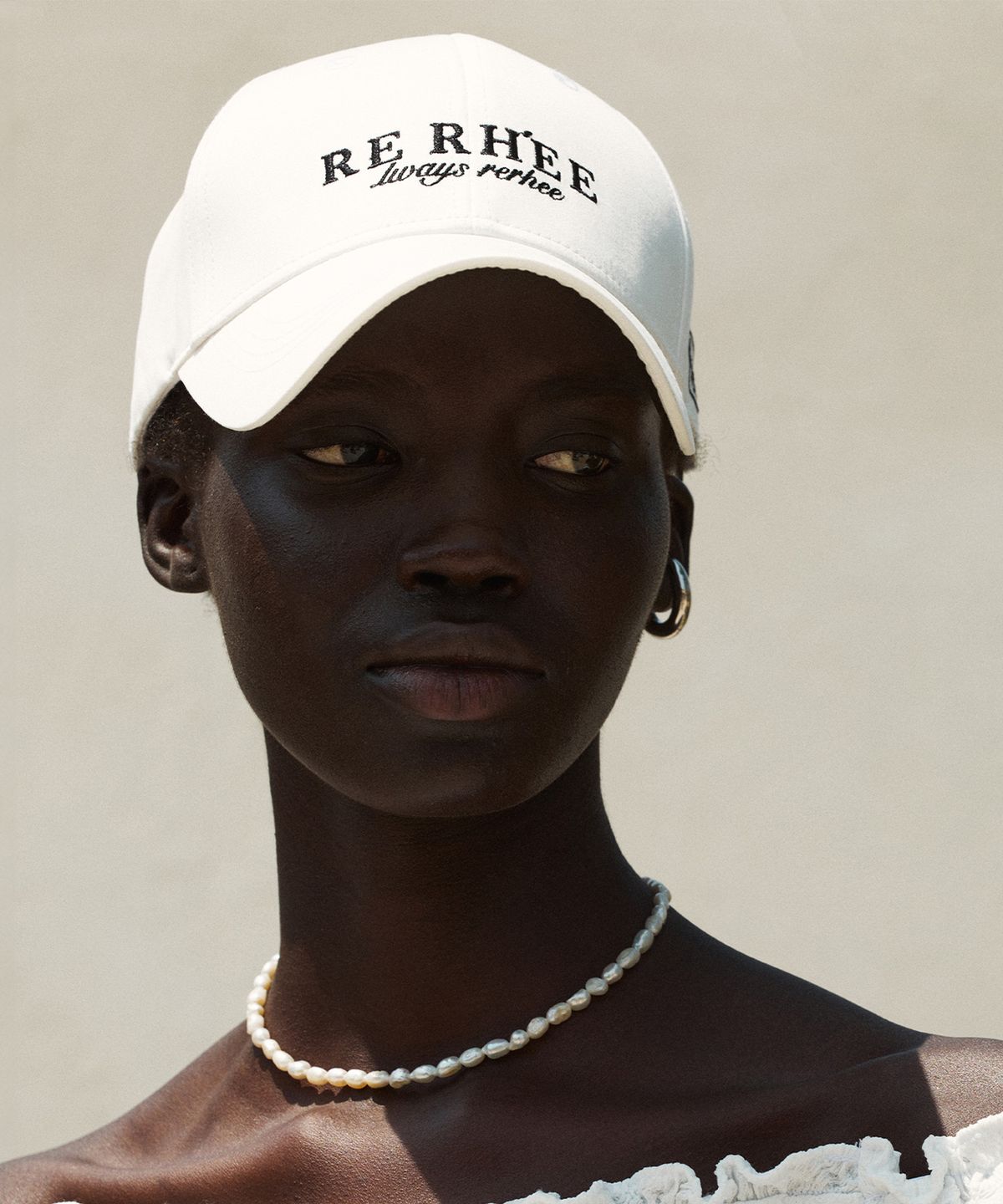 리이(RE RHEE) LOGO EMBROIDERED COTTON BALL CAP WHITE