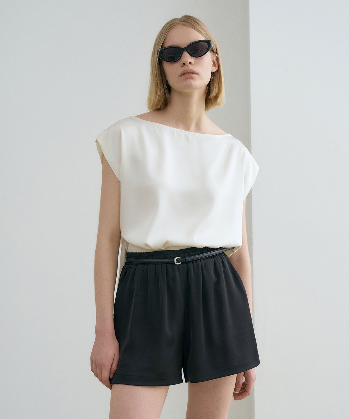 르네제이(RENEJ) Slit Banding Shorts