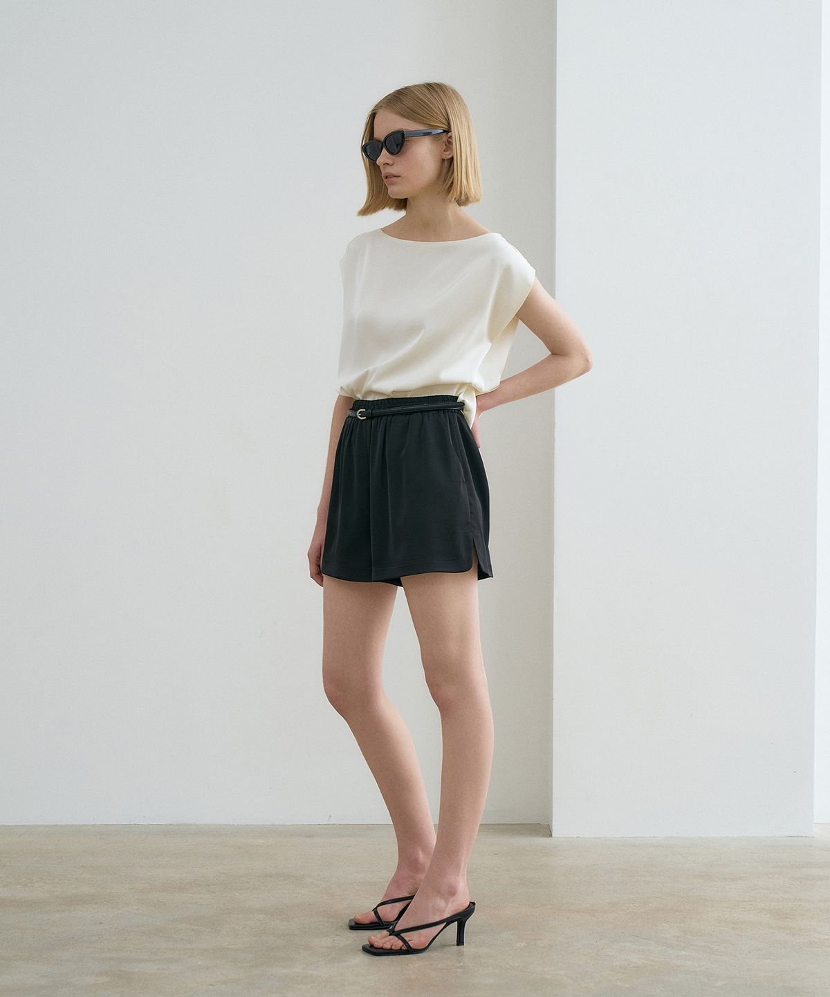 르네제이(RENEJ) Slit Banding Shorts