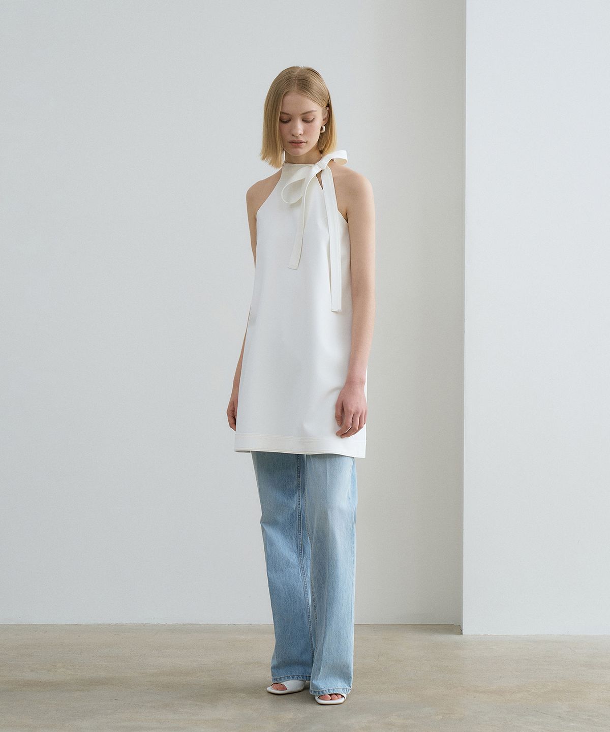 르네제이(RENEJ) Ribbon Halter Neck Dress