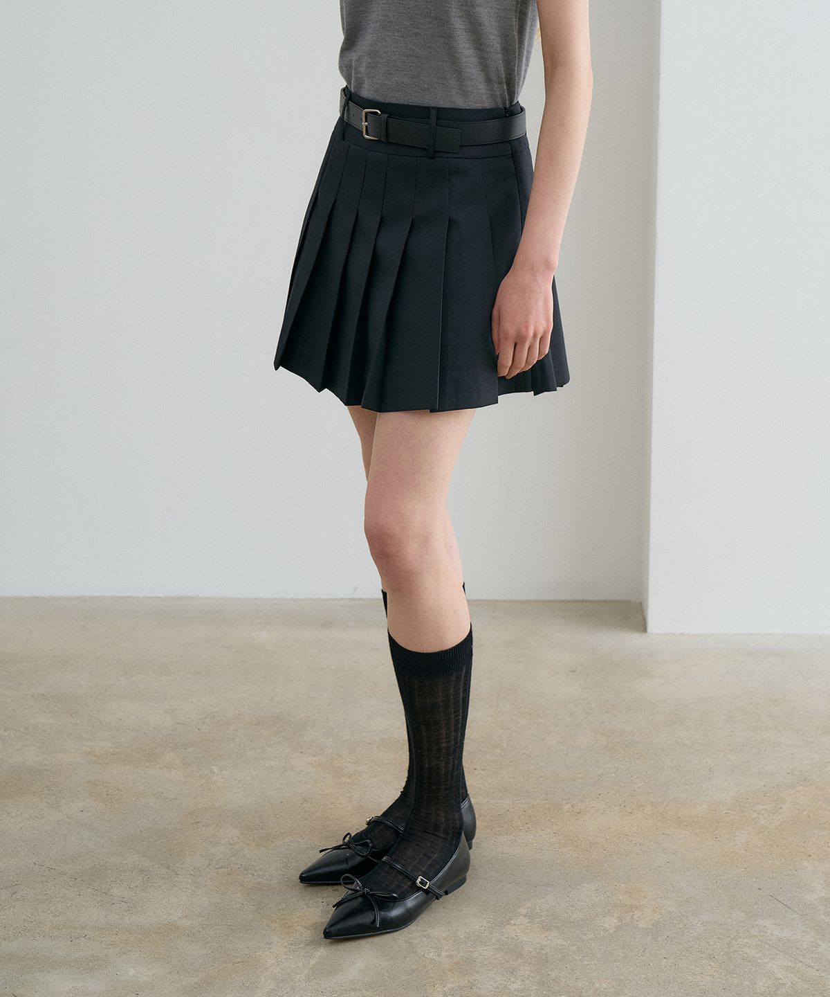 르네제이(RENEJ) Classic Belted Pleats Skirt