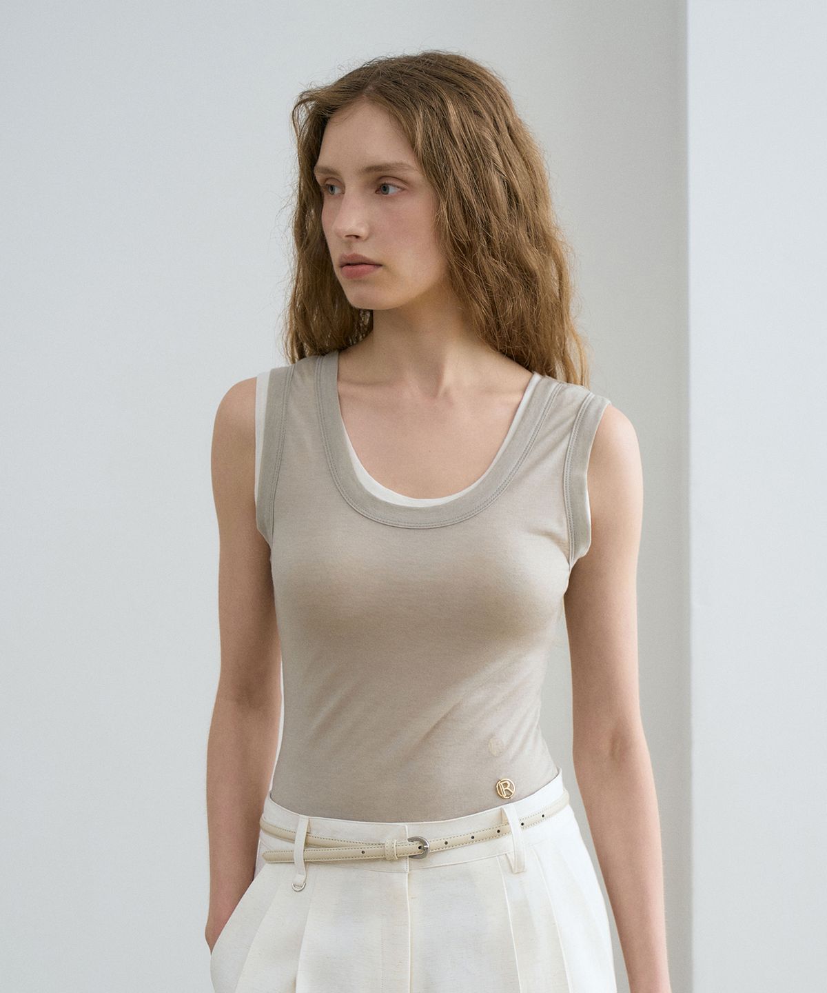 르네제이(RENEJ) See-through U neck Sleeveless