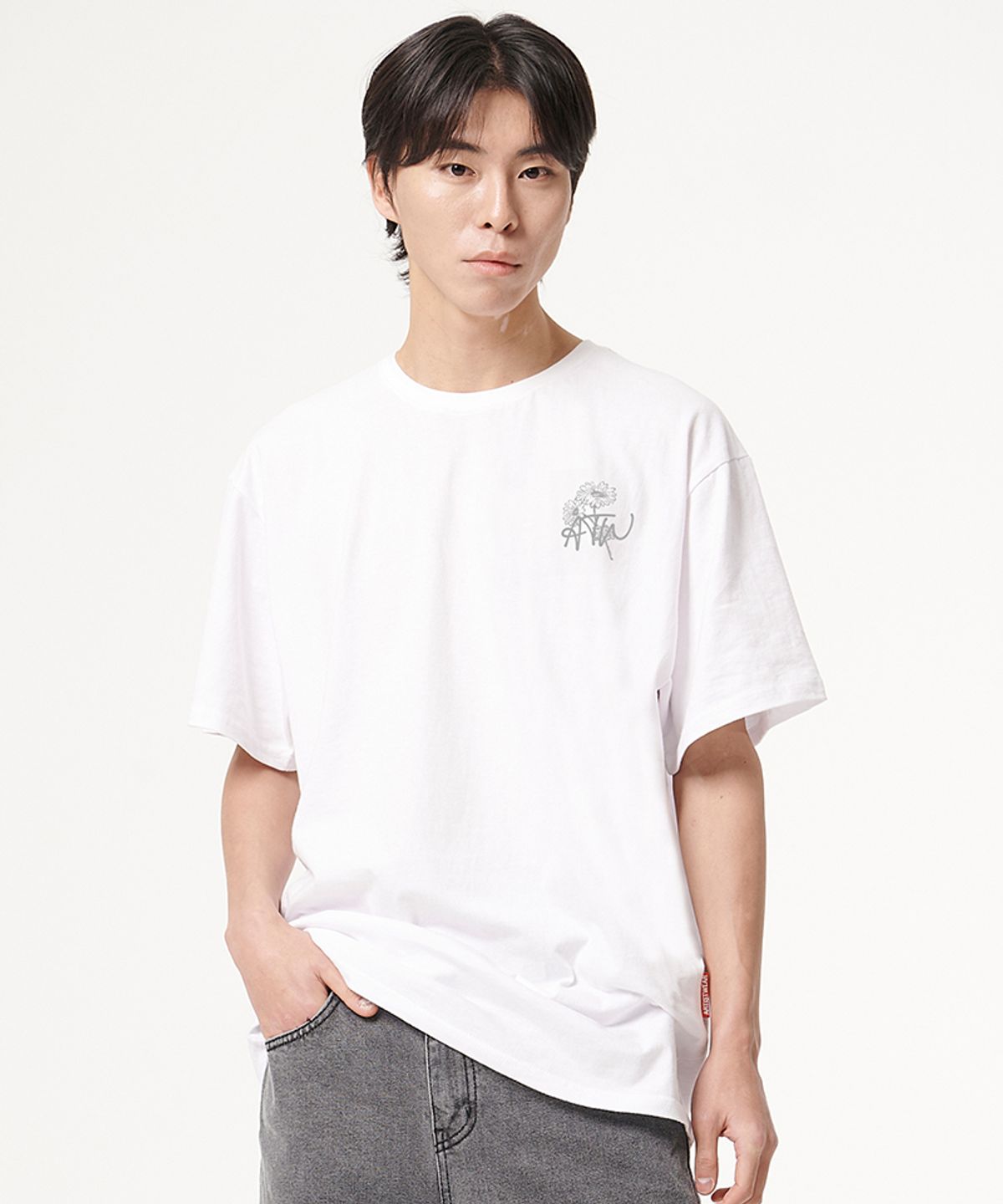 아티스트웨어(ARTISTWEAR) [ATW] 스컬플라워 반팔티