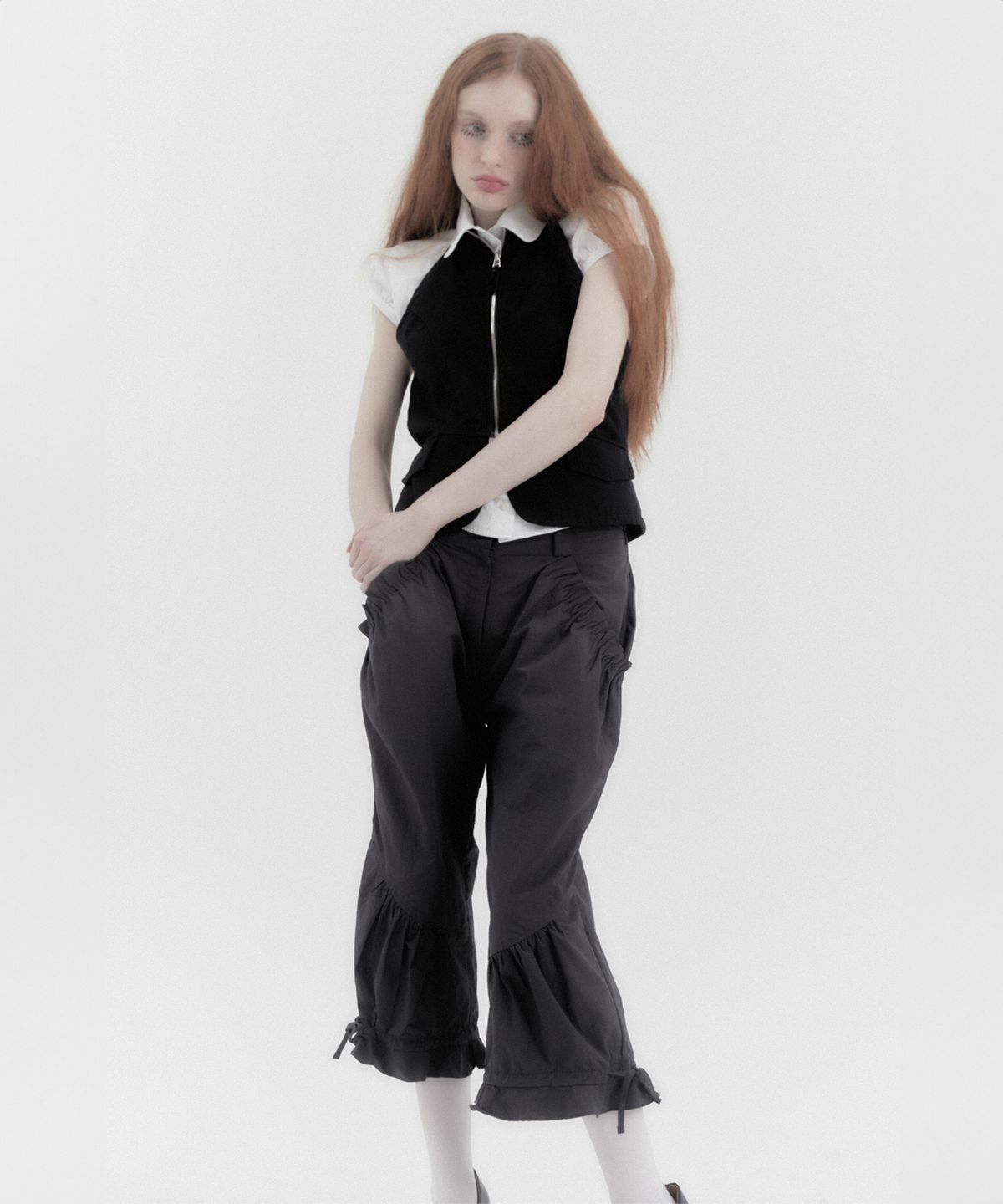 카터(KATER) Capri Nylon Shirring Pants - GRAY