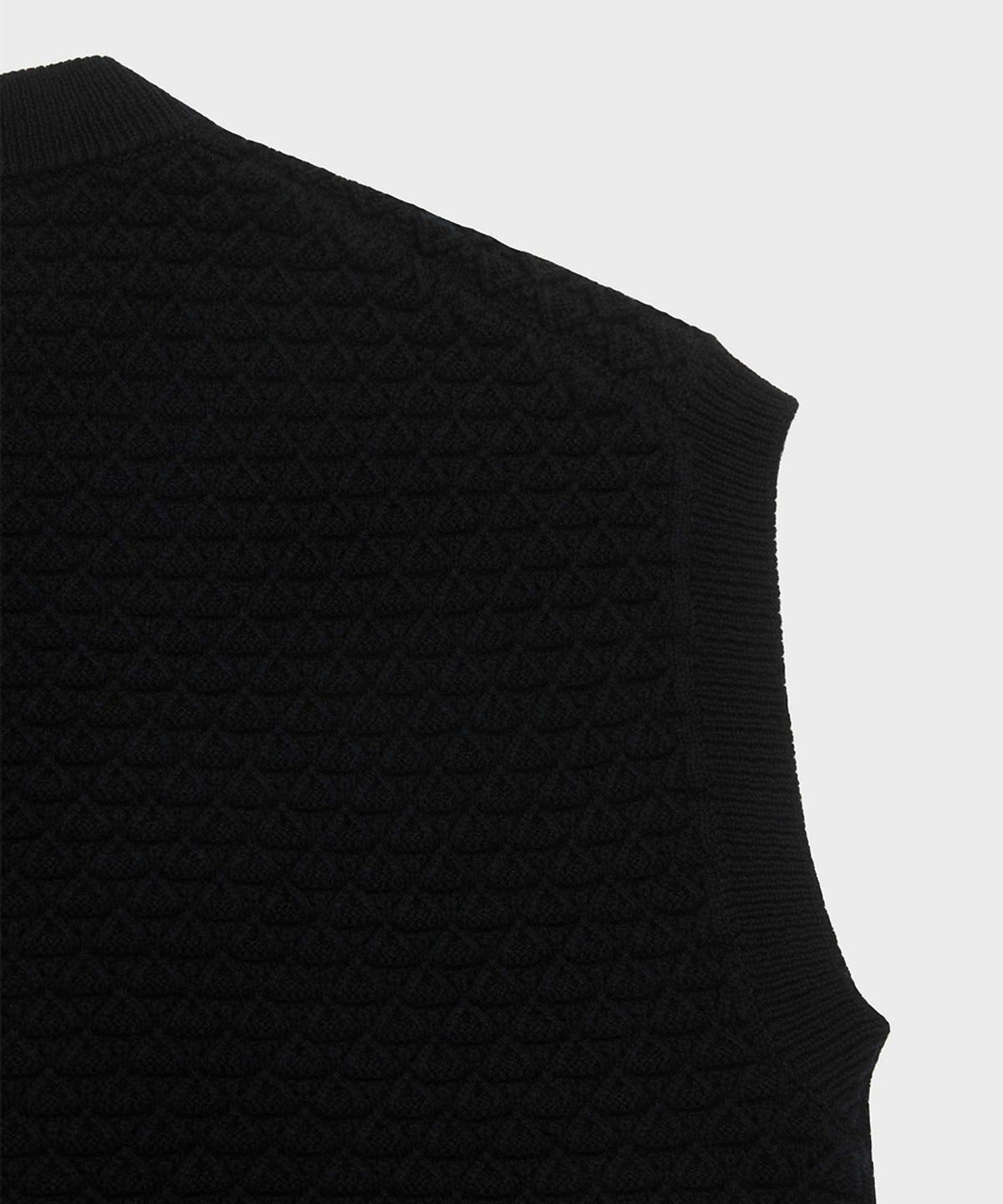 야이치(YAITCH) Eyelet Knit Merino Wool Vest -  Black
