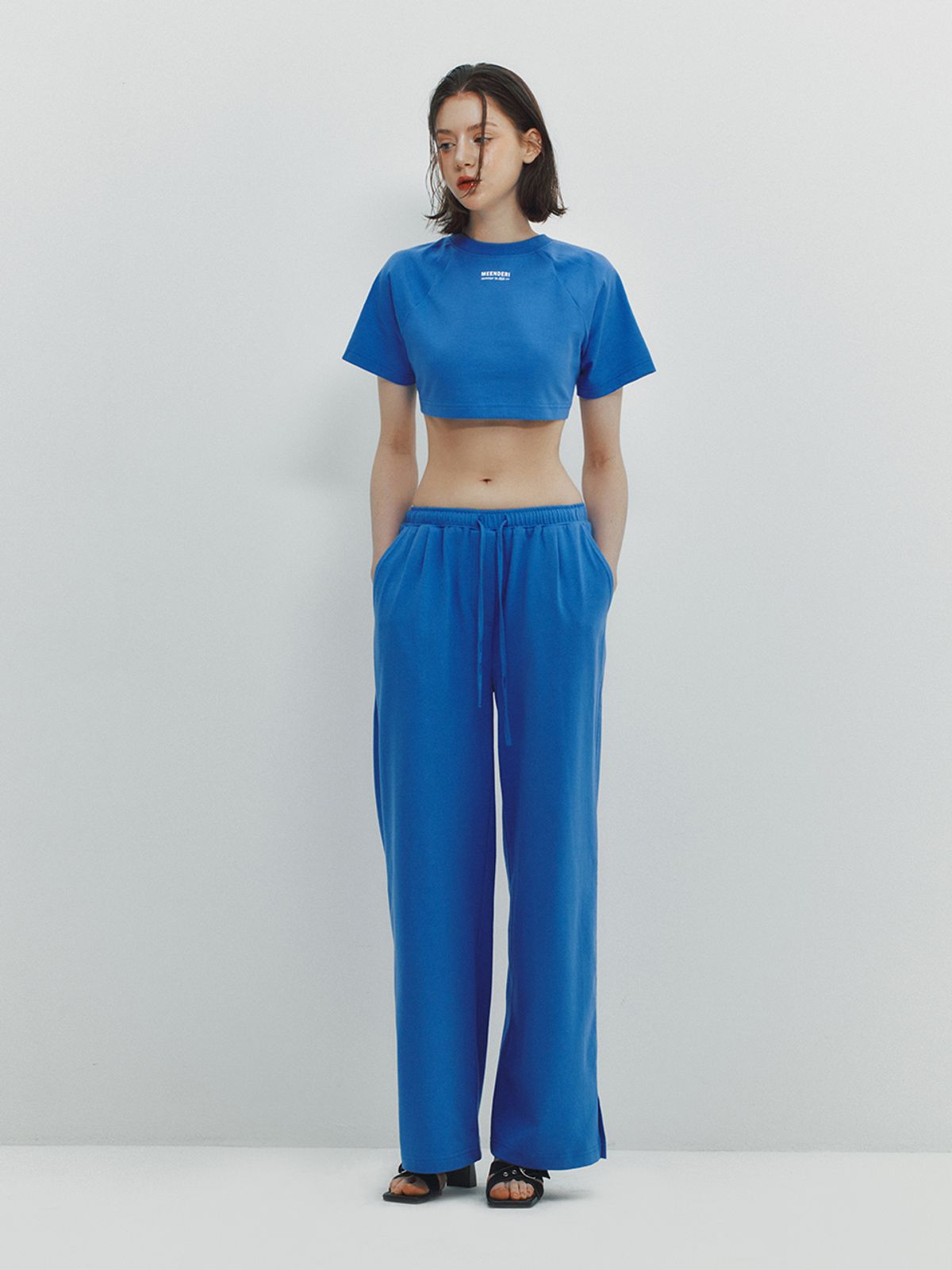 민더리(MEENDERI) SLIT STRING JOGGER PANTS - BLUE