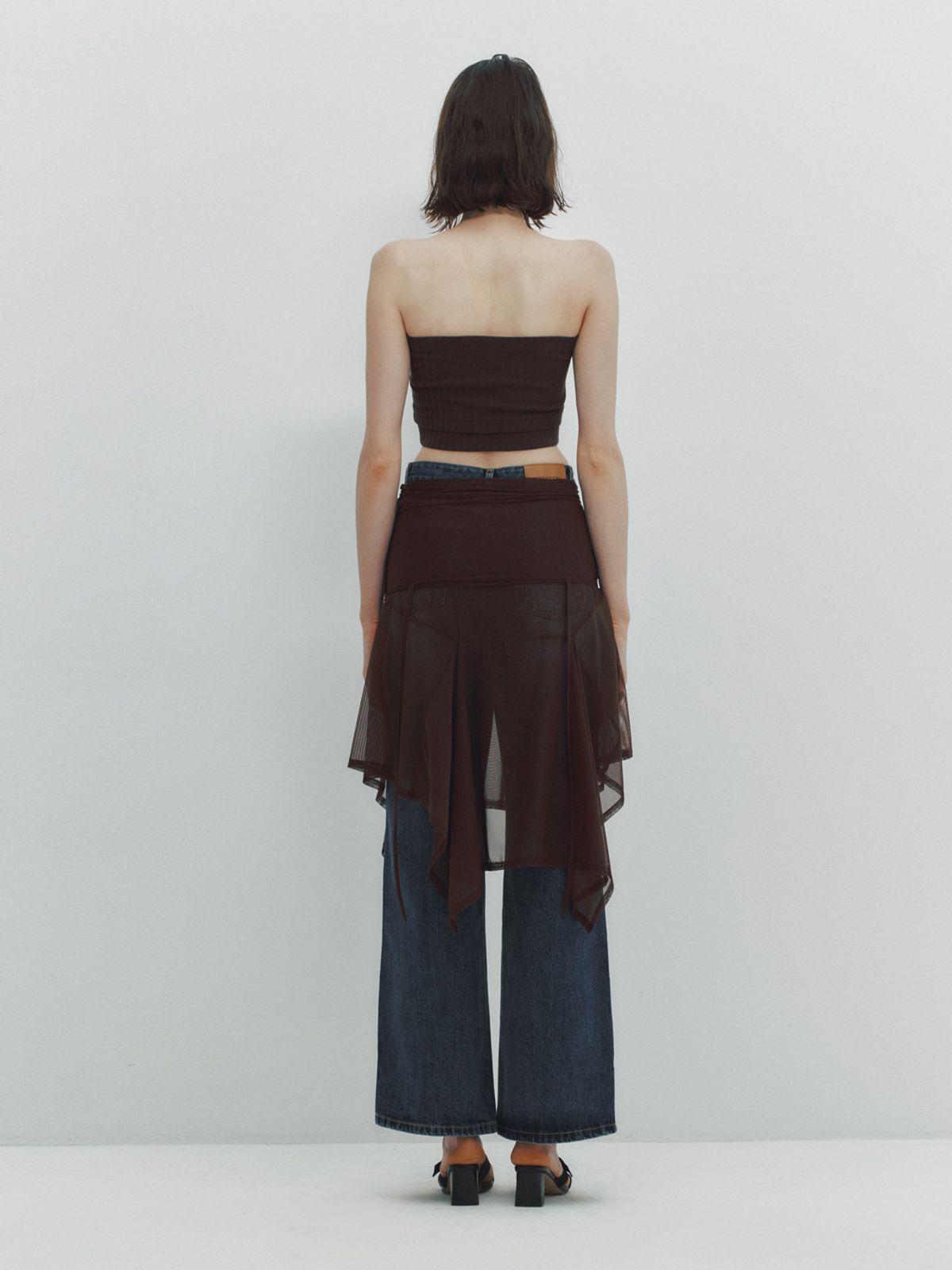 민더리(MEENDERI) RIBBED BUTTON TUBE TOP - BROWN