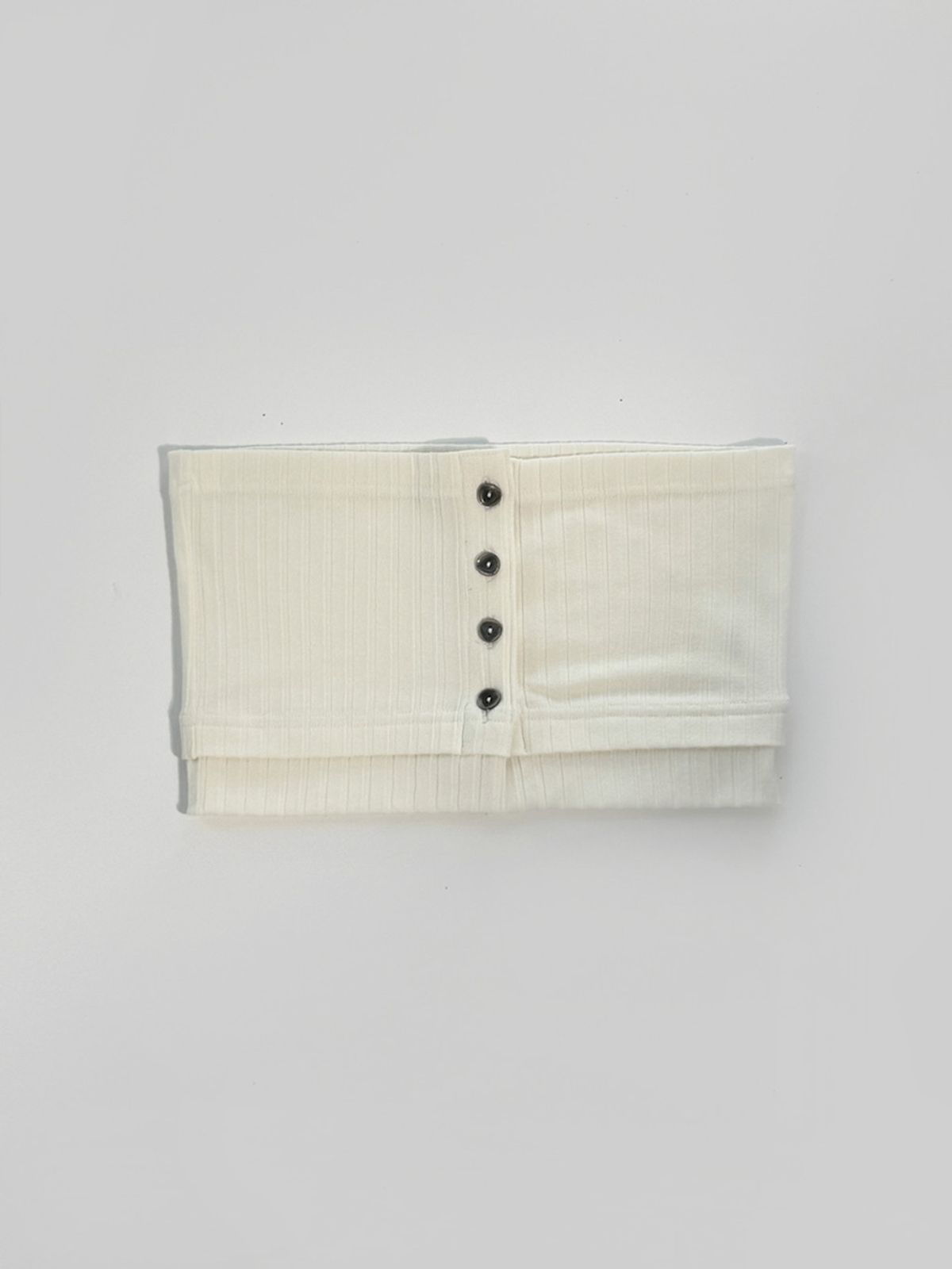 민더리(MEENDERI) RIBBED BUTTON TUBE TOP - IVORY
