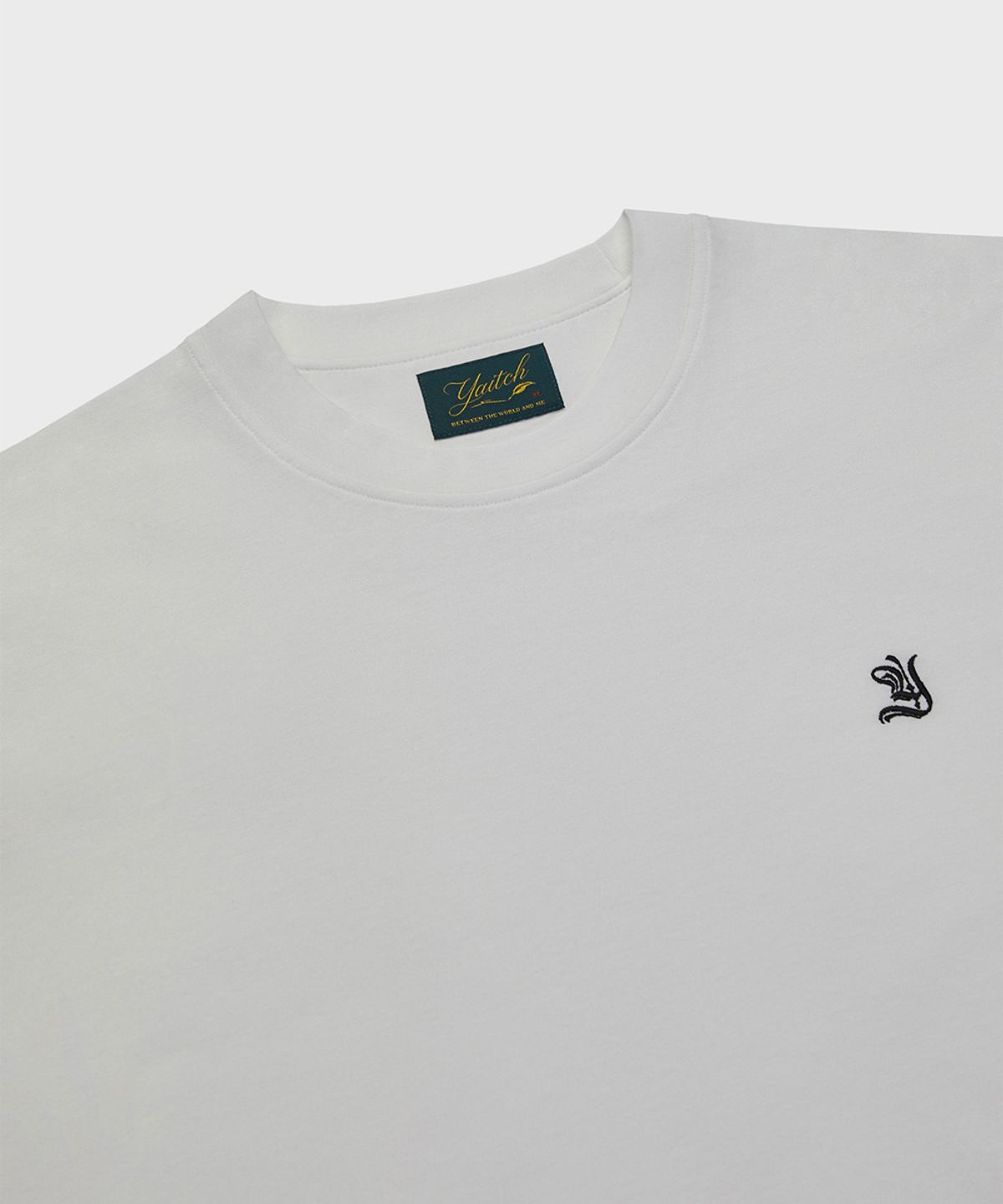 야이치(YAITCH) Embroidered Initial Tee - White