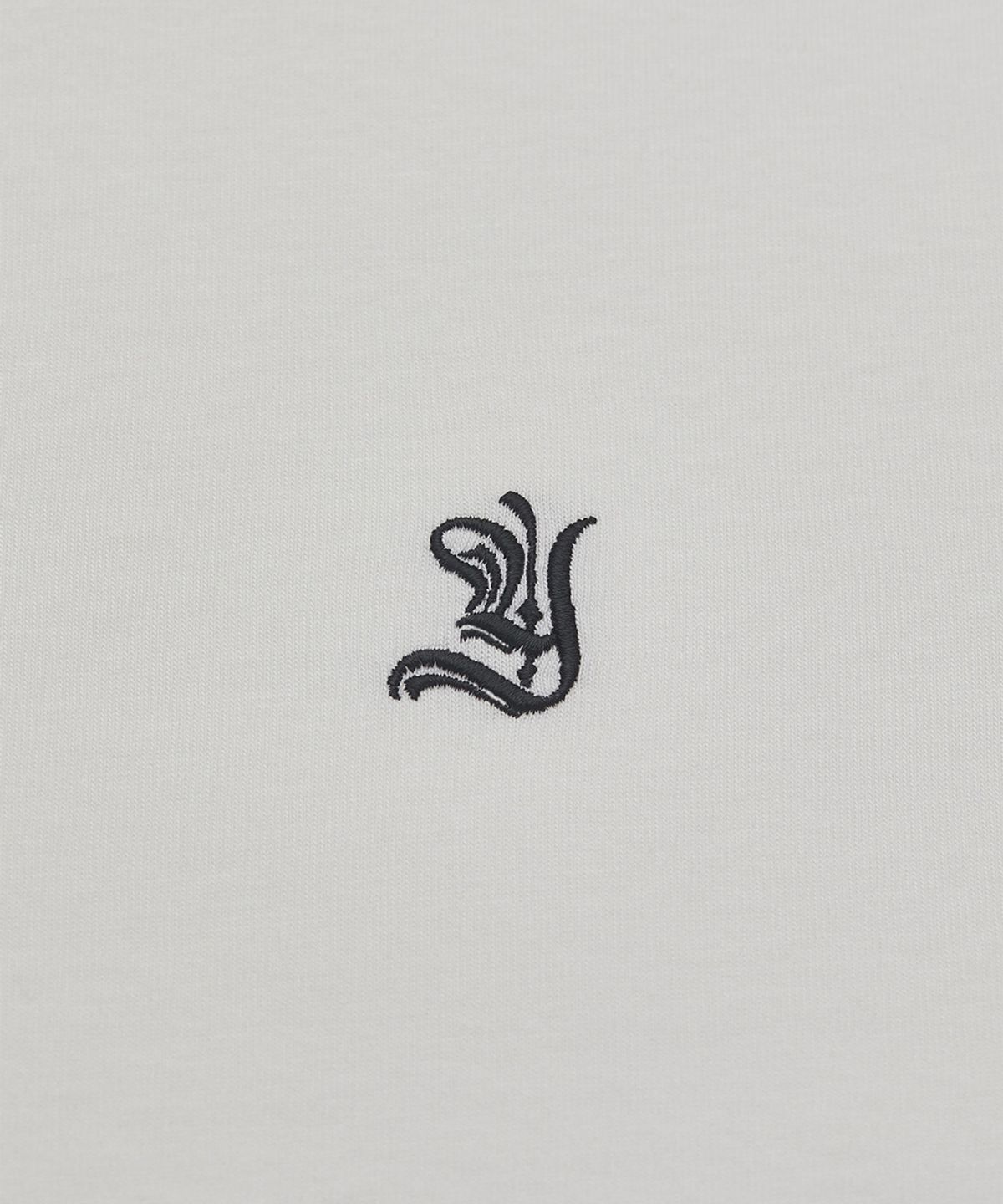야이치(YAITCH) Embroidered Initial Tee - White