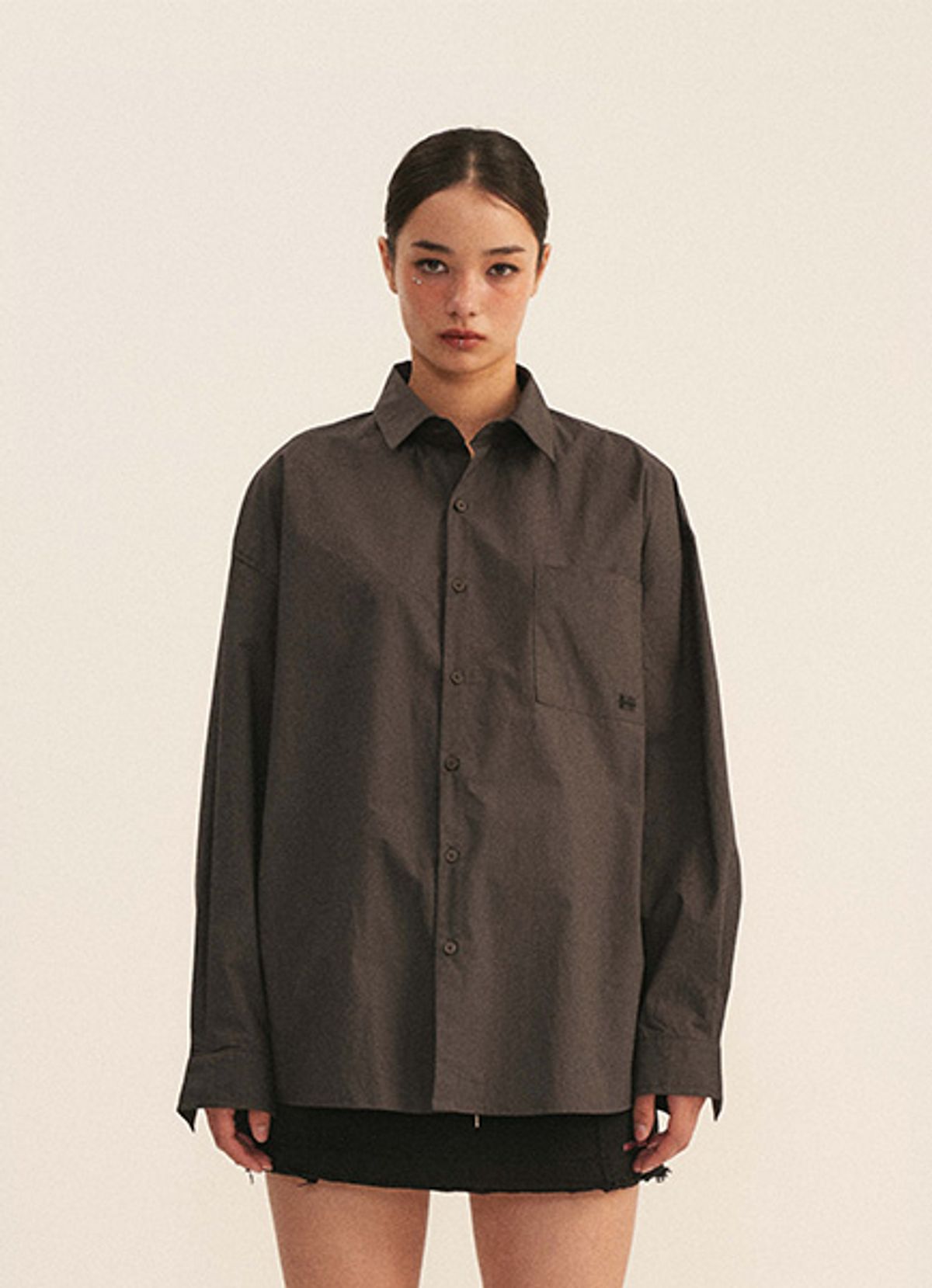 엠티오티(MTOT) Incision line shirt (Charcoal)