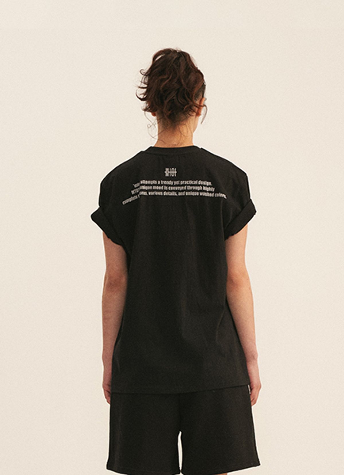 엠티오티(MTOT) Printed Short Sleeve T-shirt(Black)