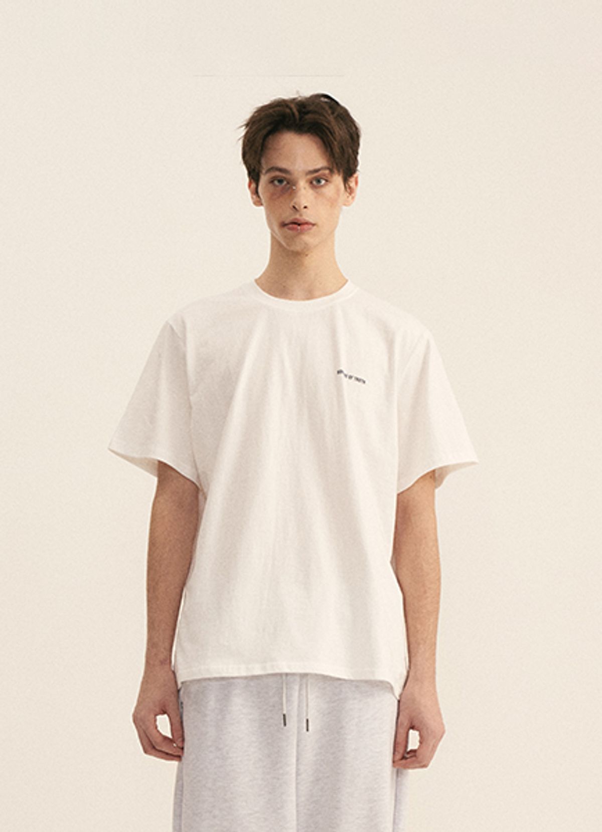 엠티오티(MTOT) Printed Short Sleeve T-shirt(White)