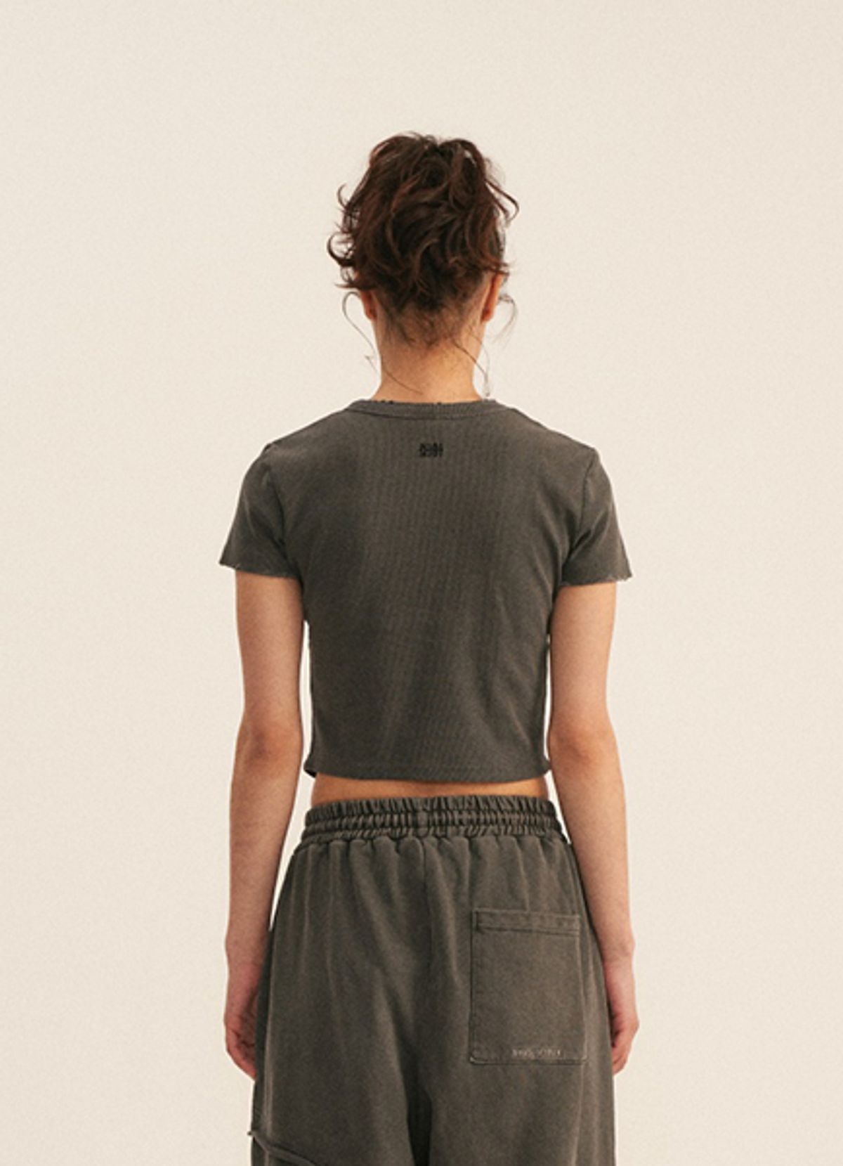 엠티오티(MTOT) Vintage Cropeed T-shirt (Charcoal)