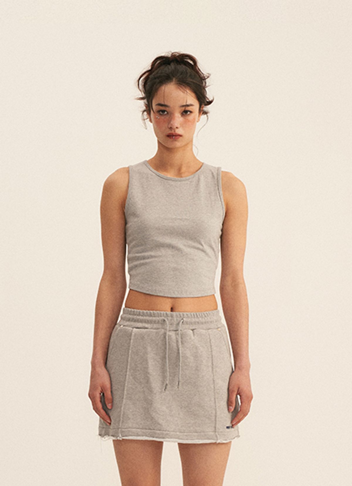 엠티오티(MTOT) Back Open Sleeveless (Grey)