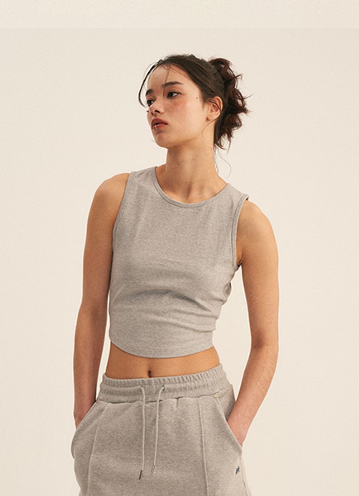 엠티오티(MTOT) Back Open Sleeveless (Grey)