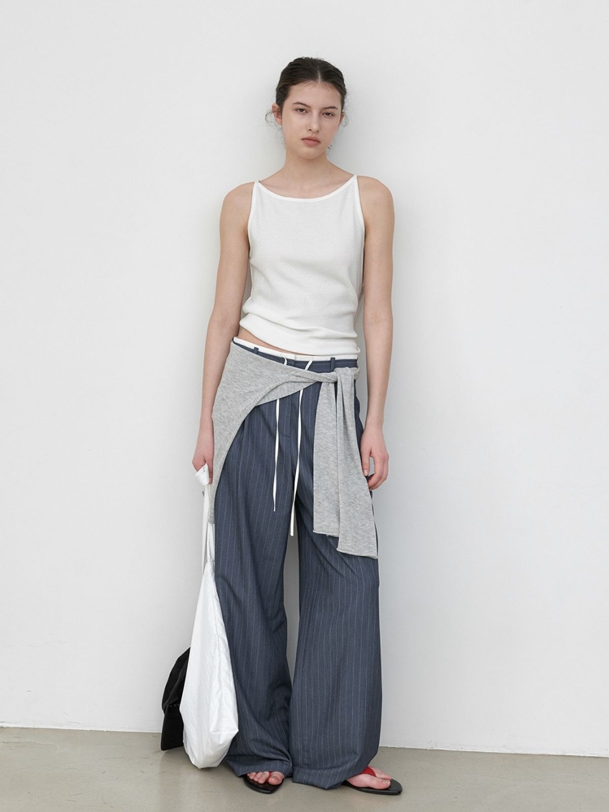 아틀리에 나인(ATELIER NAIN) ESSENTIAL SOLID SLEEVELESS TEE(Z-T-6930)