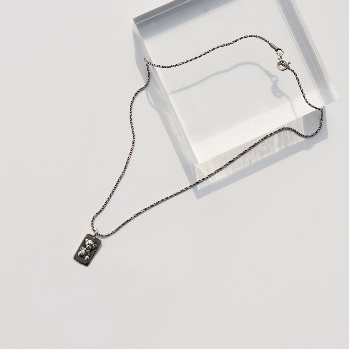 봉보(BONBEAU) Frame bear pendent silver chain Necklace 실버925 곰돌이 스퀘어 펜던트 유화 체인 은 목걸이