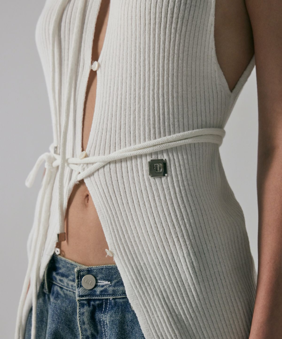 트리밍버드(TREEMINGBIRD) 2-way Strap Sleeveless Knit [ White ]