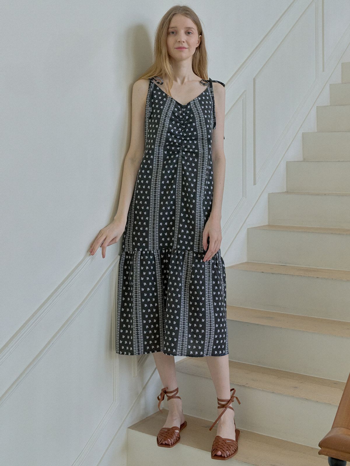 아방(AVANT-G) Ethnic Pattern Ribbon Dress - BLACK