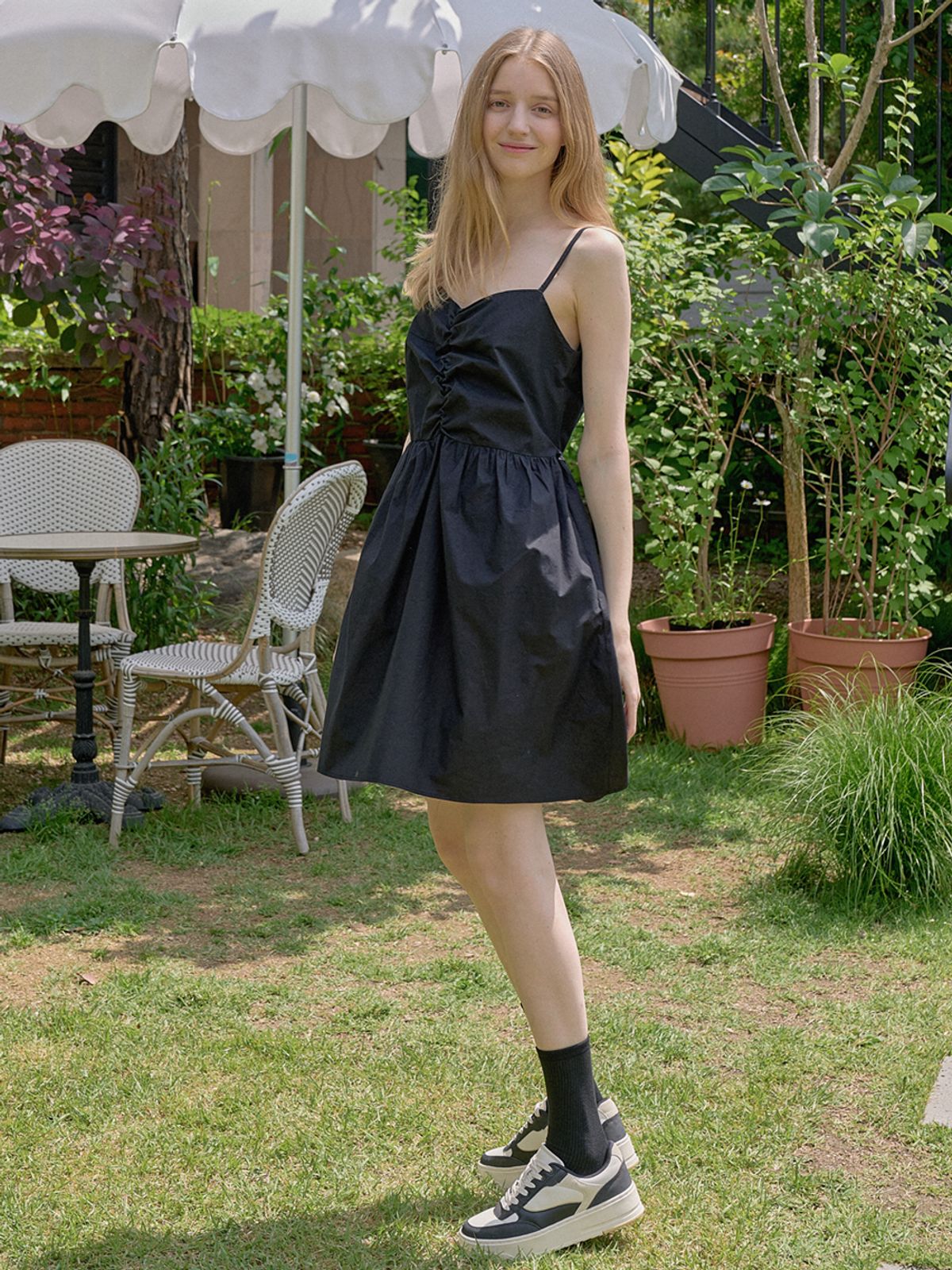 아방(AVANT-G) Black Shirring Balloon Mini Dress - BLACK