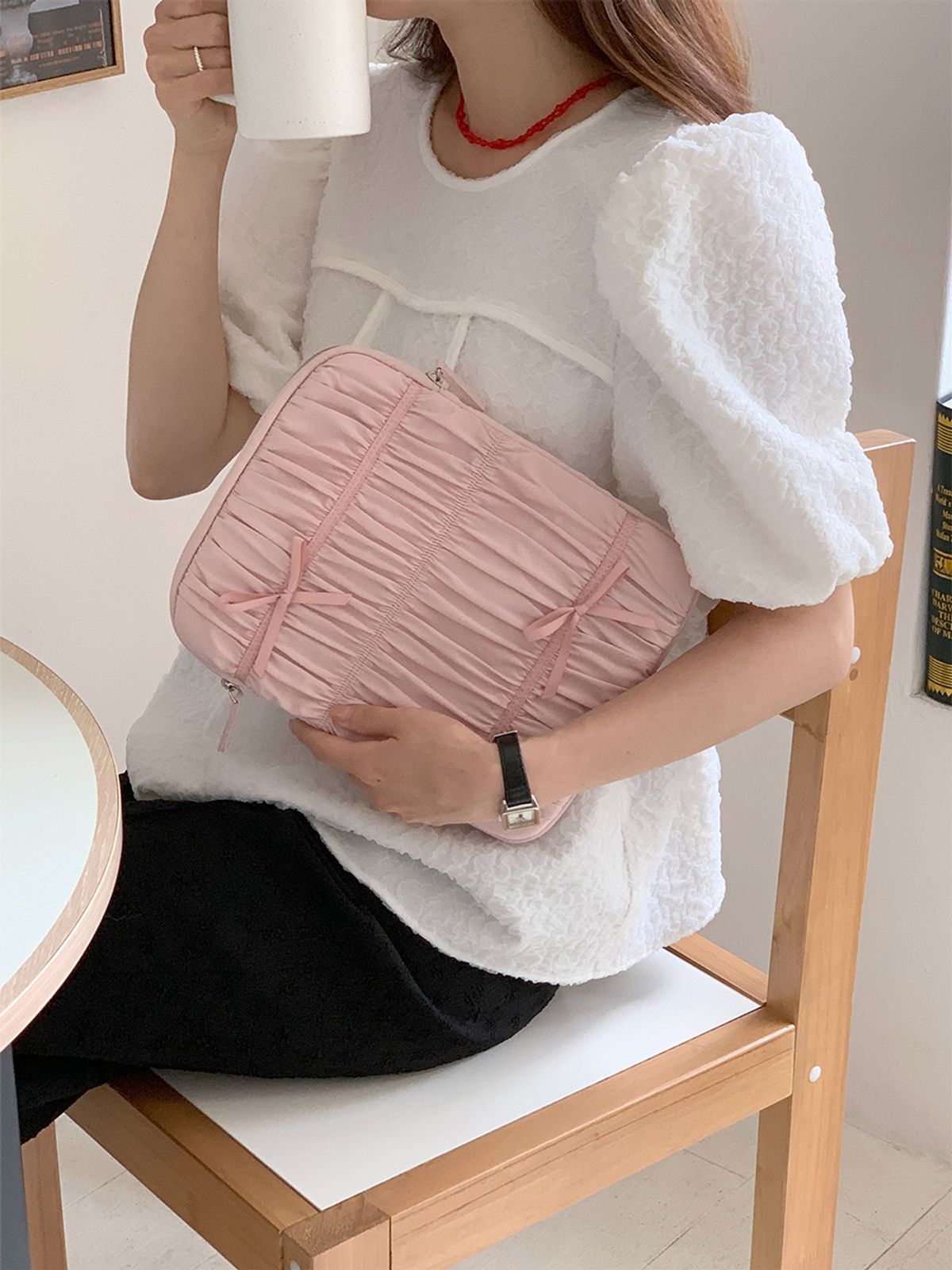 하이칙스(HIGH CHEEKS) Shirring Ribbon Ipad Pouch_HC2436PC001M