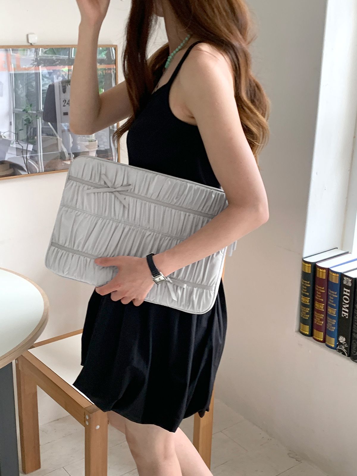 하이칙스(HIGH CHEEKS) Shirring Ribbon Ipad Pouch_HC2436PC001M