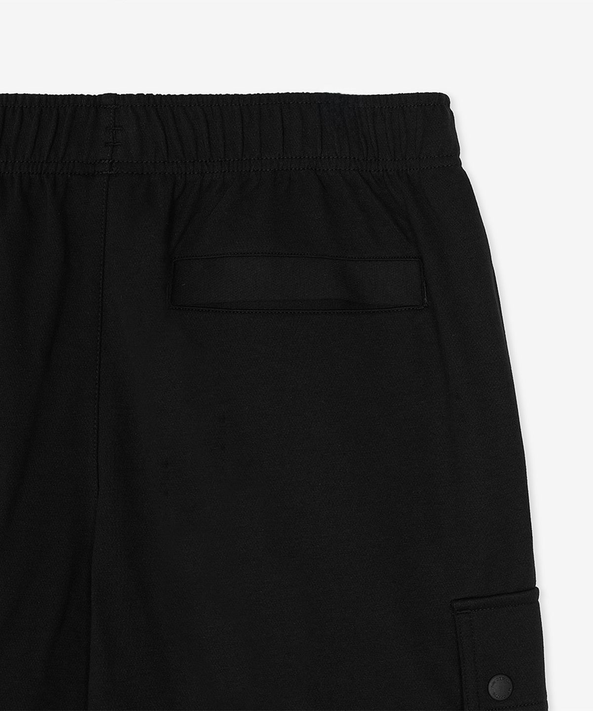 뉴발란스(NEW BALANCE) NBNVGCO263 / UNI 에센셜 5.5부 카고 쇼츠 (BLACK)
