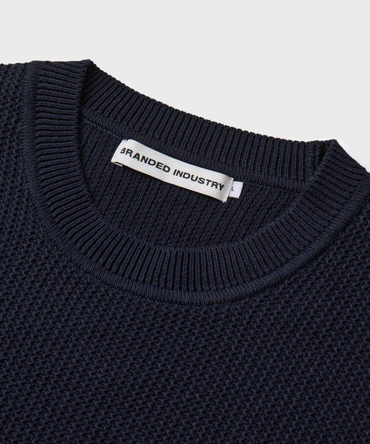 브랜디드(BRANDED) HARD TWIST HOLIDAY ROUND KNIT [NAVY]