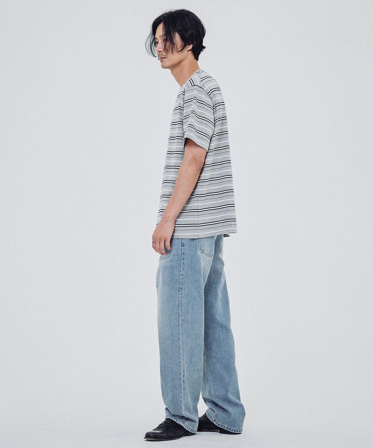 셔터(SHIRTER) FINE STRIPE T-SHIRT (STRIPE GREY)