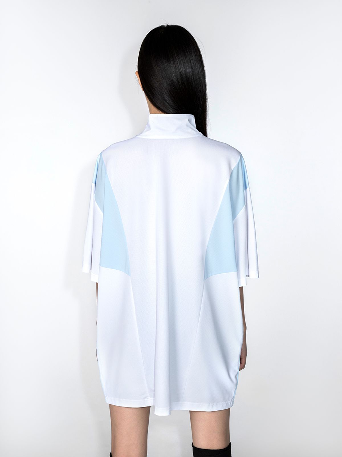 와이이이엘(YEEL) OVERSIZED HALF ZIP-UP SPORTS TOP WHITE
